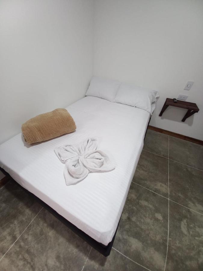 Artesanos Y Turistas Apartment Guatape Exterior photo